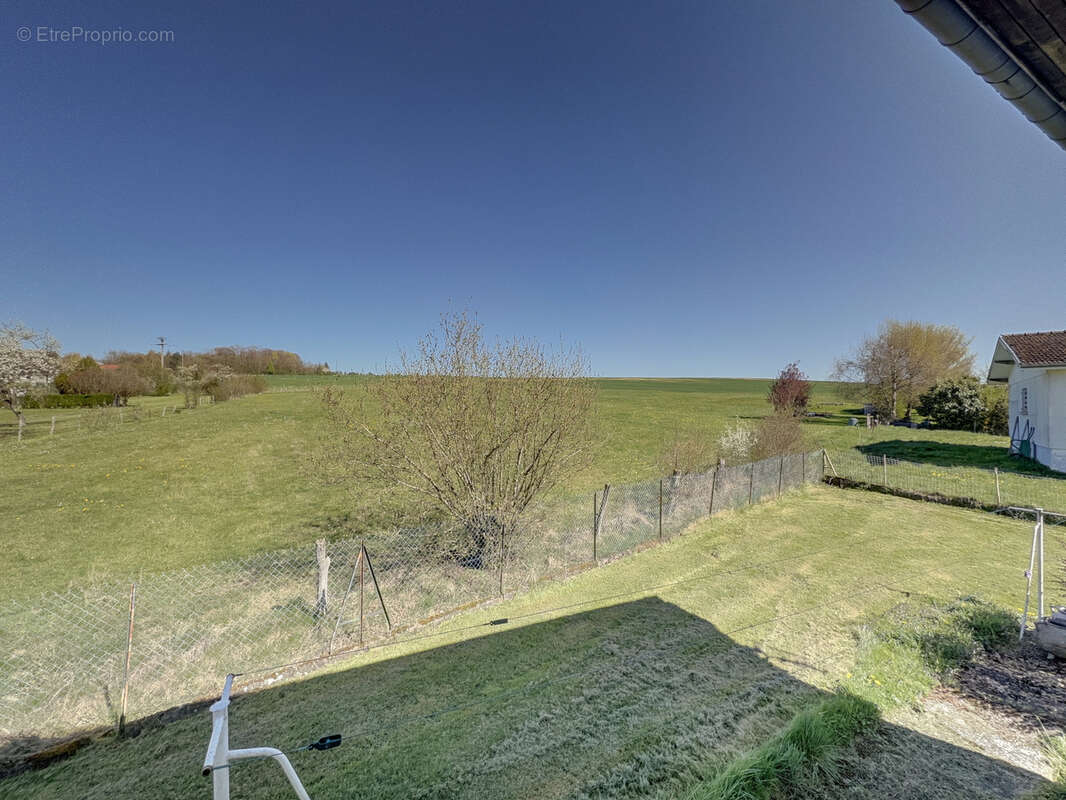 Appartement à MATTAINCOURT