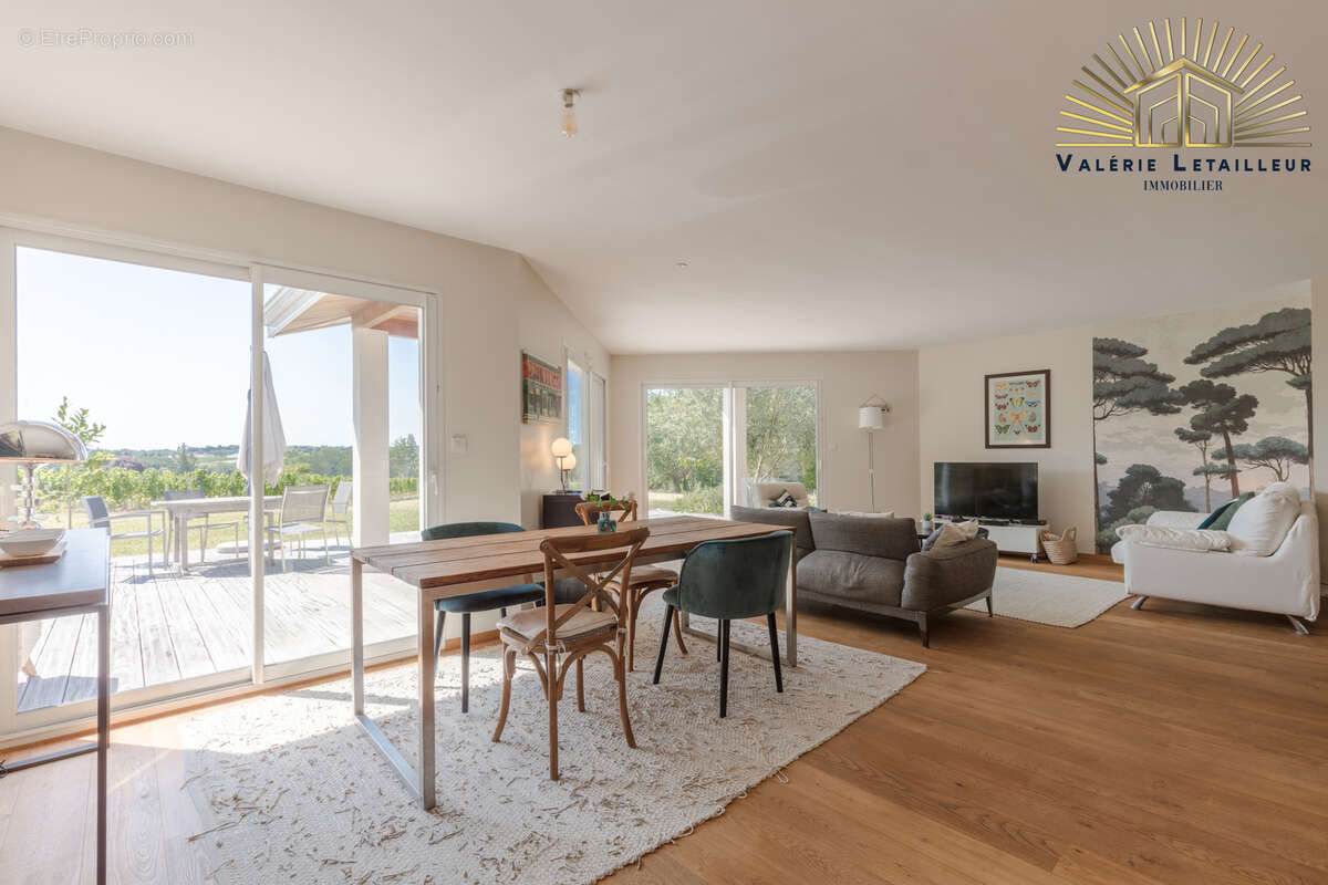 Belle maison familliale dans laquelle la vue devient un art de vivre… - photo 6