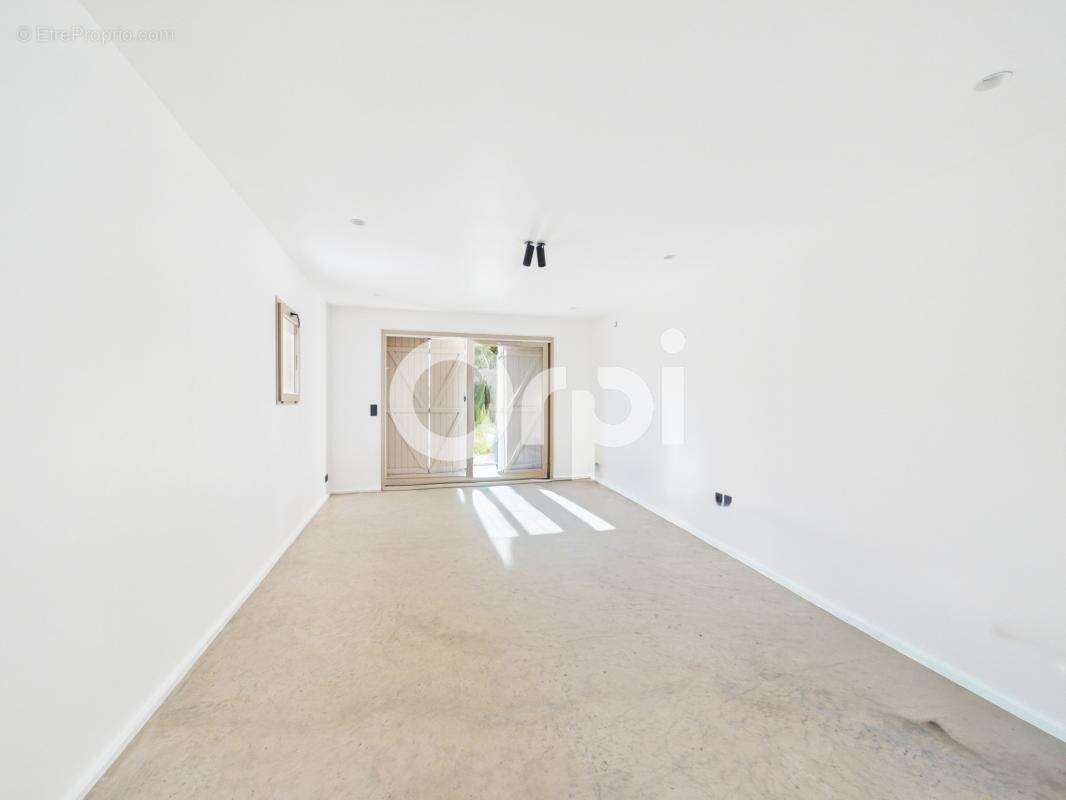 Maison à MANDELIEU-LA-NAPOULE