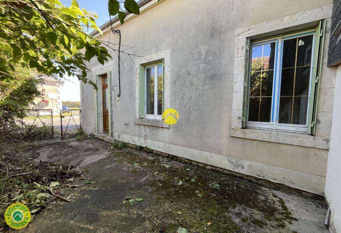 Maison à MORLAC
