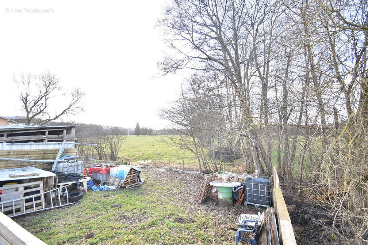 Terrain à SAULCY-SUR-MEURTHE