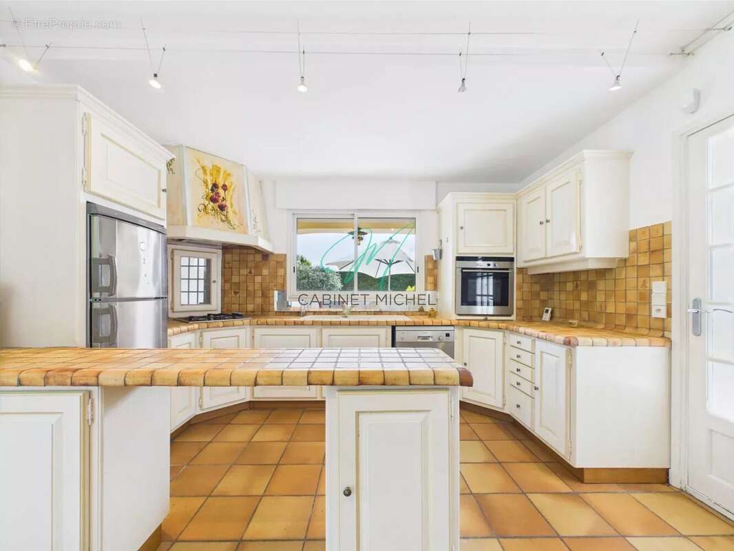 Maison à ROQUEFORT-LES-PINS