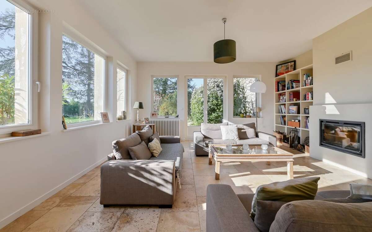 Maison à CHAZAY-D'AZERGUES