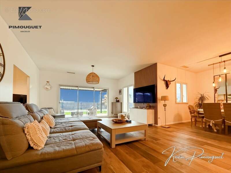 Maison à SAINT-MAGNE-DE-CASTILLON