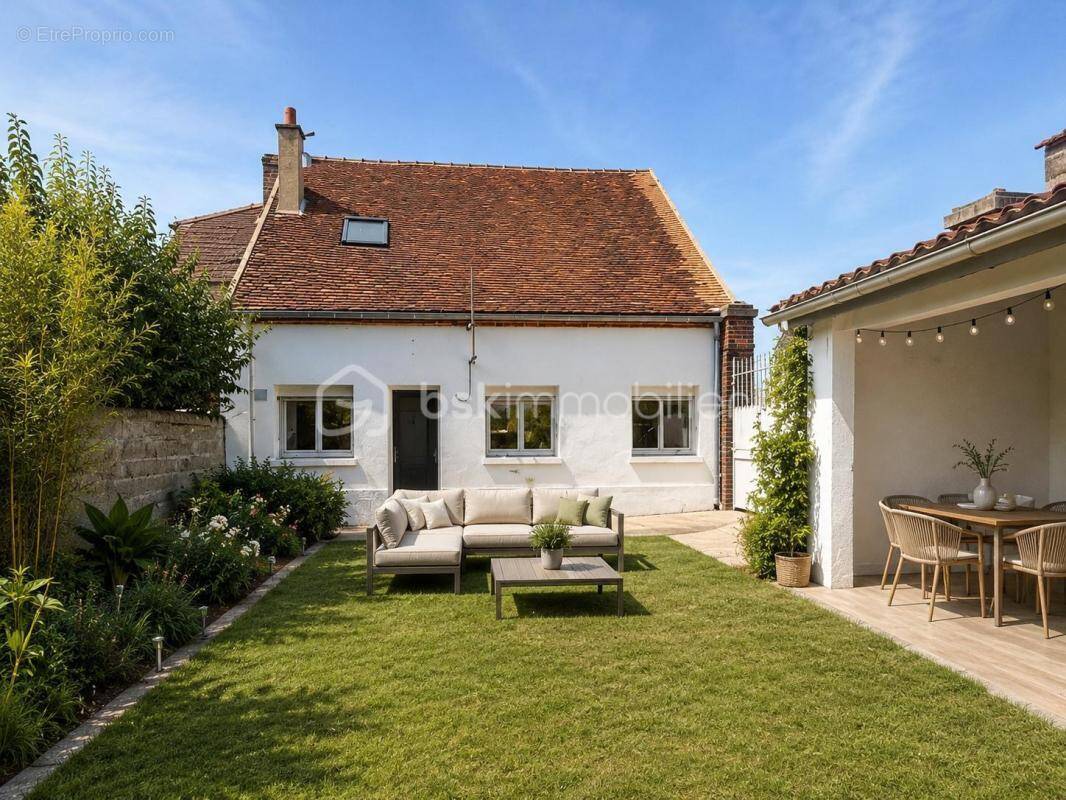 *** Nouveauté en Exclusivité: Coup de cœur assuré pour cette jolie Maison entièrement rénovée avec sa dépendance dans un secteur - photo 1