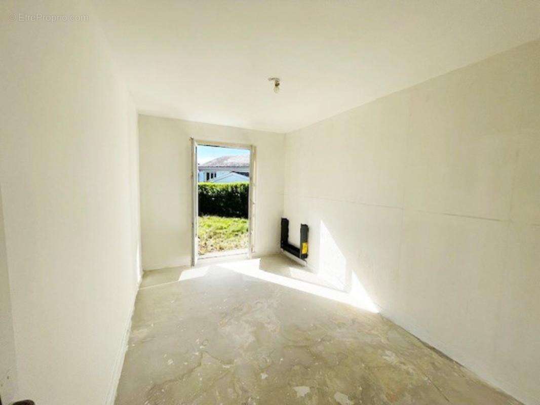 Maison à NOTRE-DAME-DE-GRAVENCHON