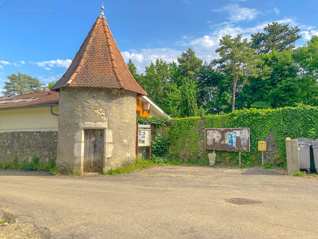 Terrain à VARCES-ALLIERES-ET-RISSET