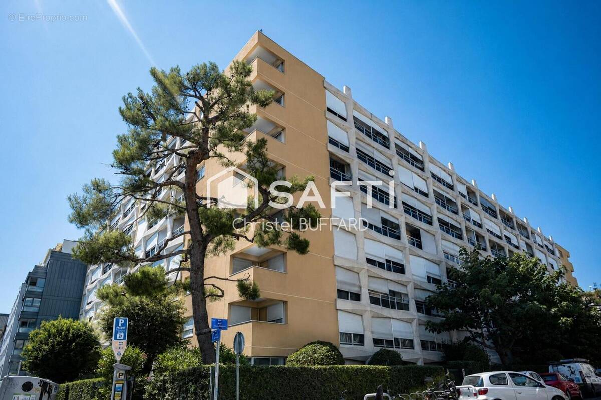 Photo 1 - Appartement à MARSEILLE-5E