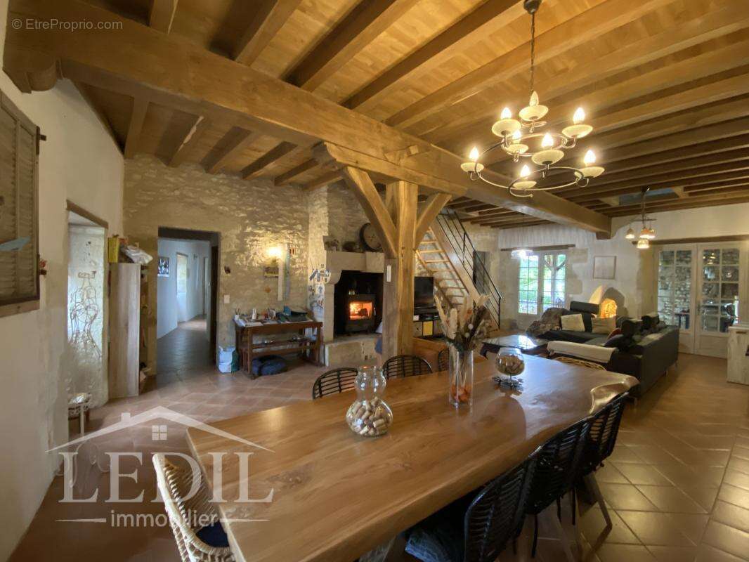 Maison à VIC-FEZENSAC