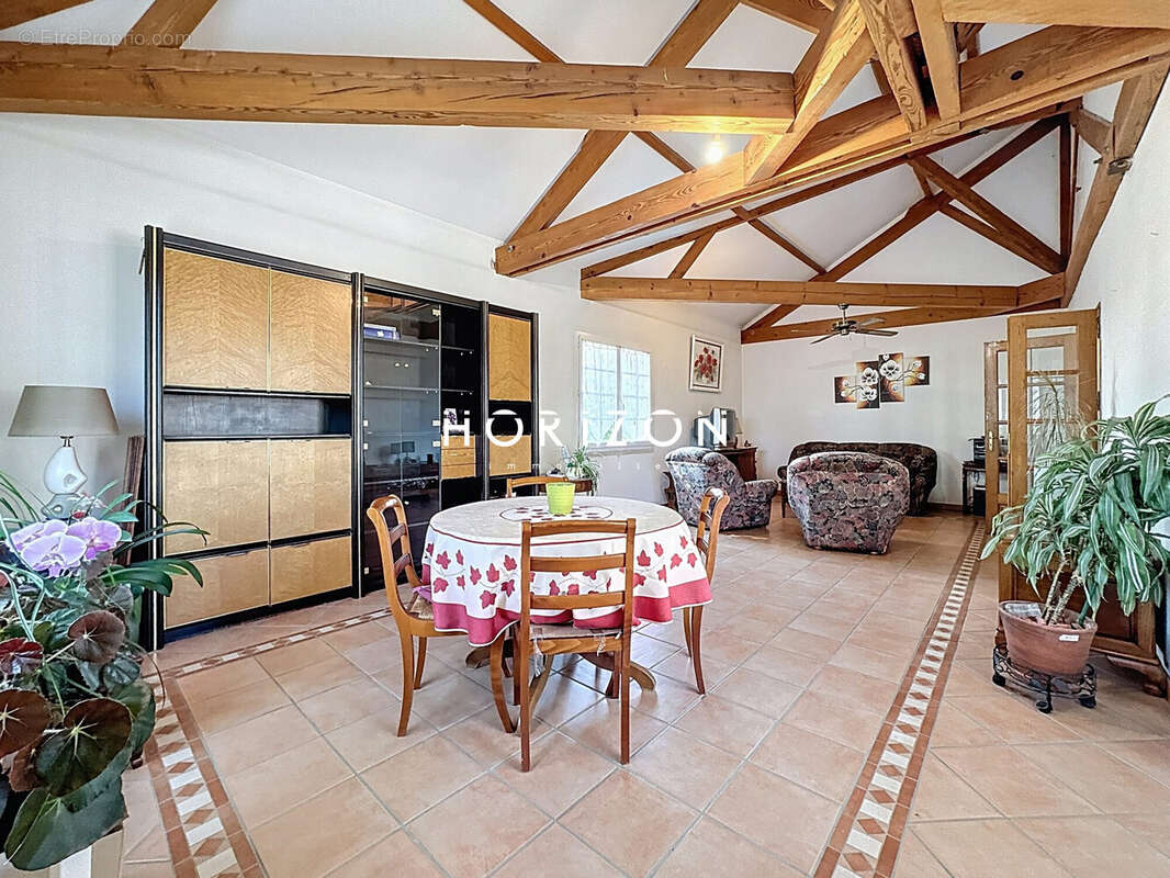 Maison 200 m² à Bourg-En-Bresse  - photo 4