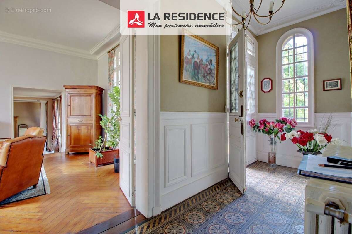 Maison à SAINT-ETIENNE-DU-ROUVRAY