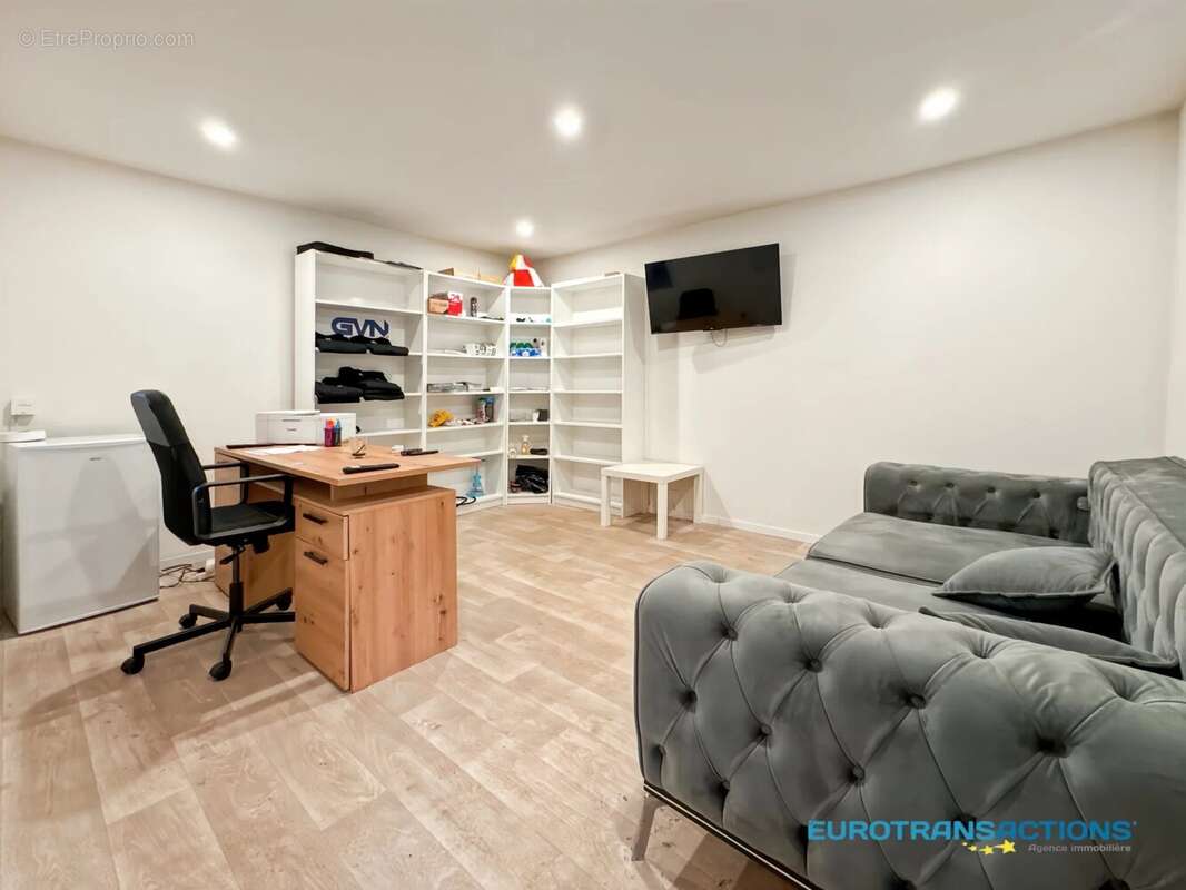 Local de 160 m² à vendre – Zone commerciale Schweighouse - photo 3