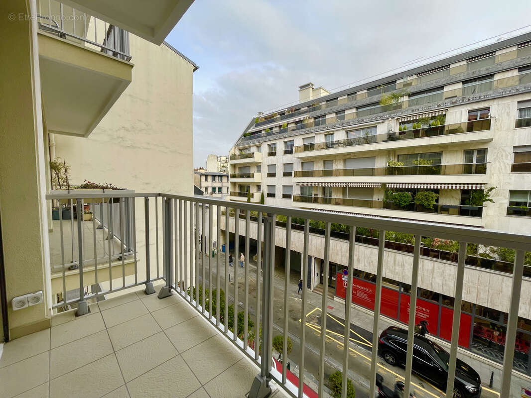 Appartement à NEUILLY-SUR-SEINE