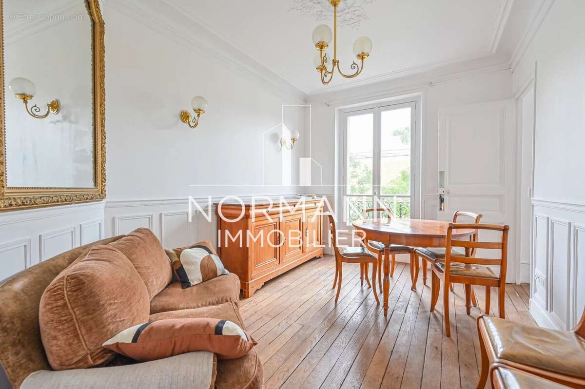 Appartement à PARIS-14E