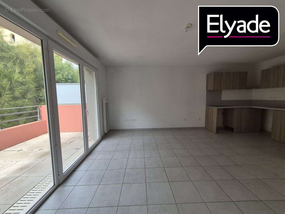 Appartement à LA LONDE-LES-MAURES