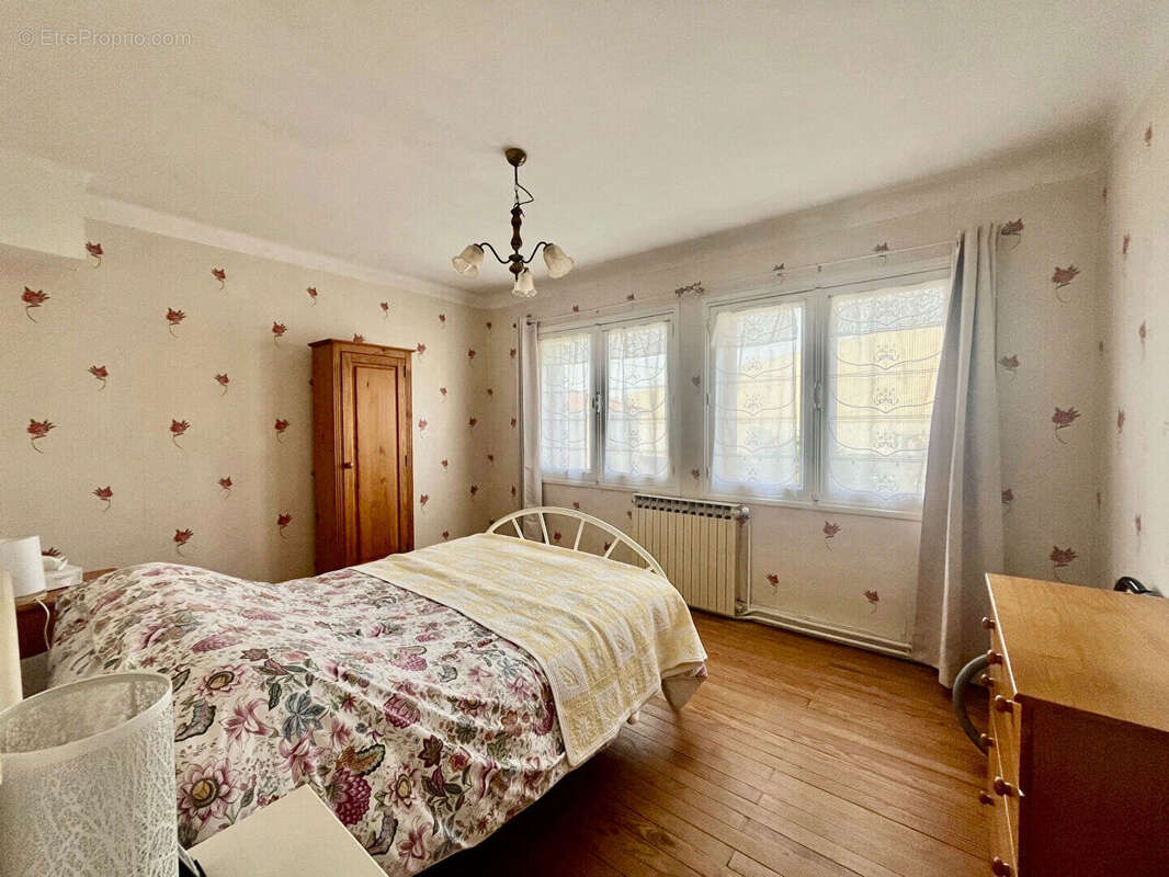 Maison à SAINTE-LIVRADE-SUR-LOT