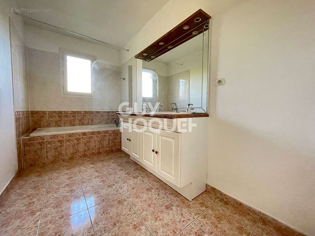 Maison à SAINT-DOULCHARD