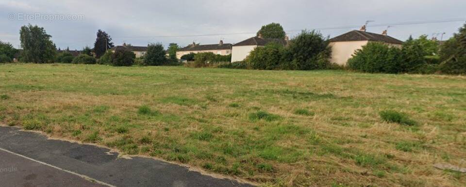 Terrain à LAMBRES-LEZ-DOUAI