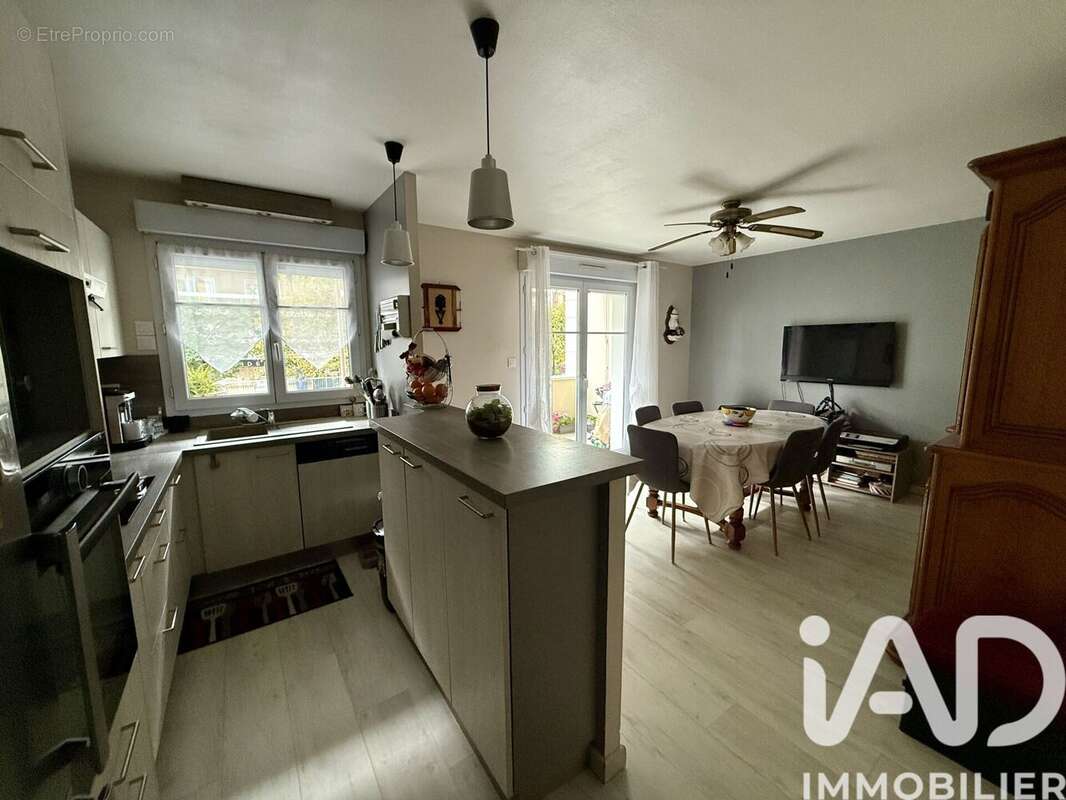 Photo 2 - Appartement à LIVRY-GARGAN