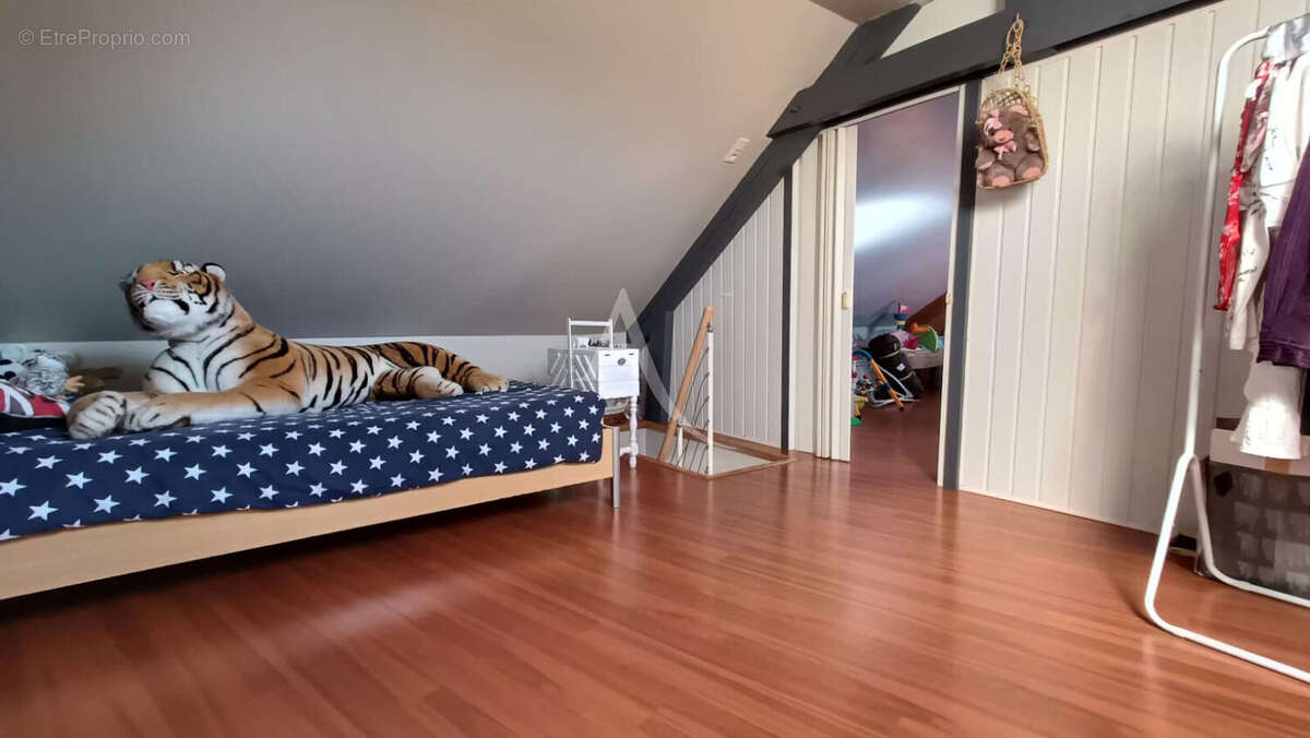 Maison à LA BAZOGE-MONTPINCON