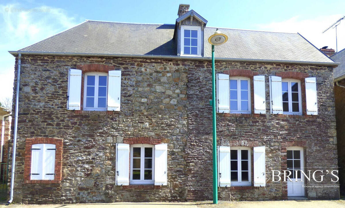Maison à NOTRE-DAME-DE-CENILLY