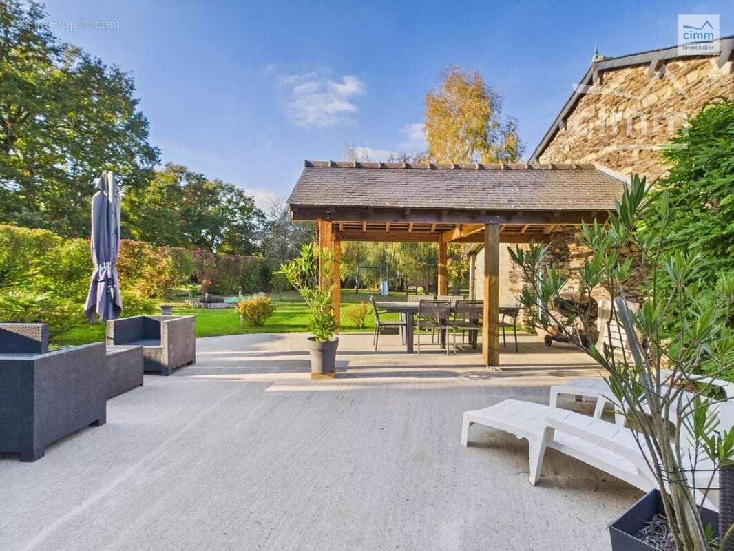 Maison à SAINT-THURIAL