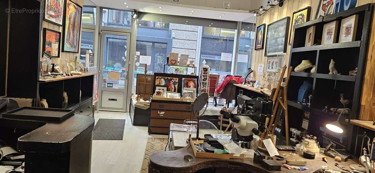 Aix-les-Bains à vendre fonds de commerce bijouterie 55m² - photo 6