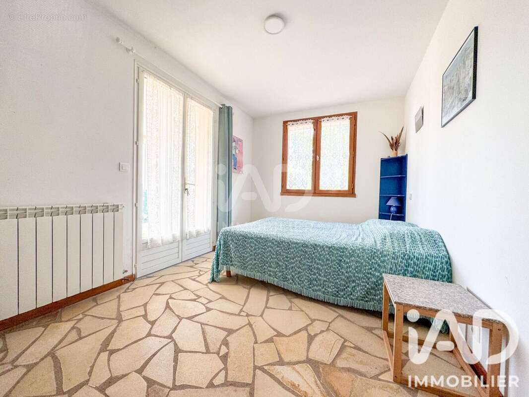 Maison 92 m² à Viala-Du-Tarn  - photo 7