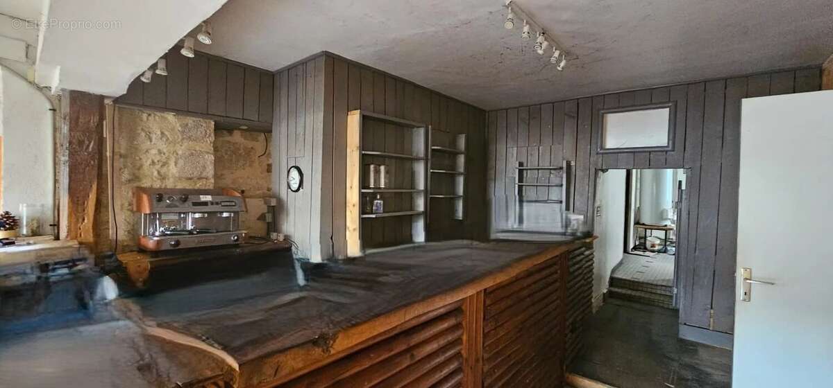 Maison en Pierre de 259 m² à Condom, France - photo 3