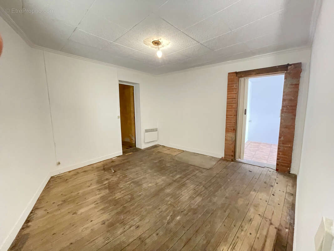 Immeuble mixte 200 m2  au cœur de Villebourbon - photo 2