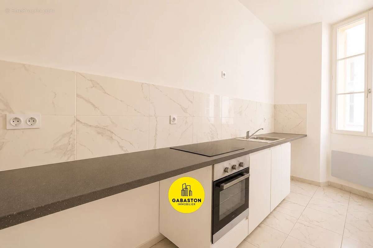 Appartement à MARSEILLE-2E