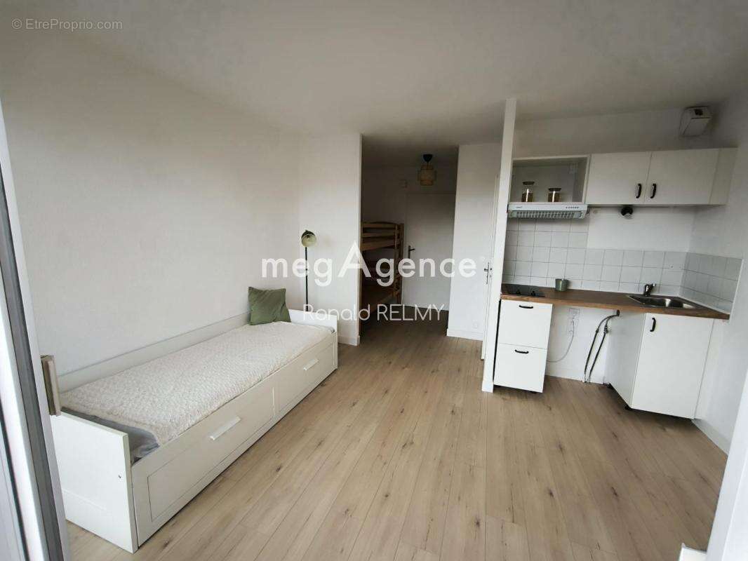 Suite à une baisse de prix, ce studio représente une opportunité à ne pas laisser passer - photo 2