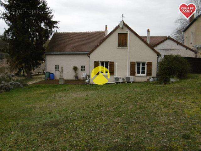 Maison à FONTGOMBAULT