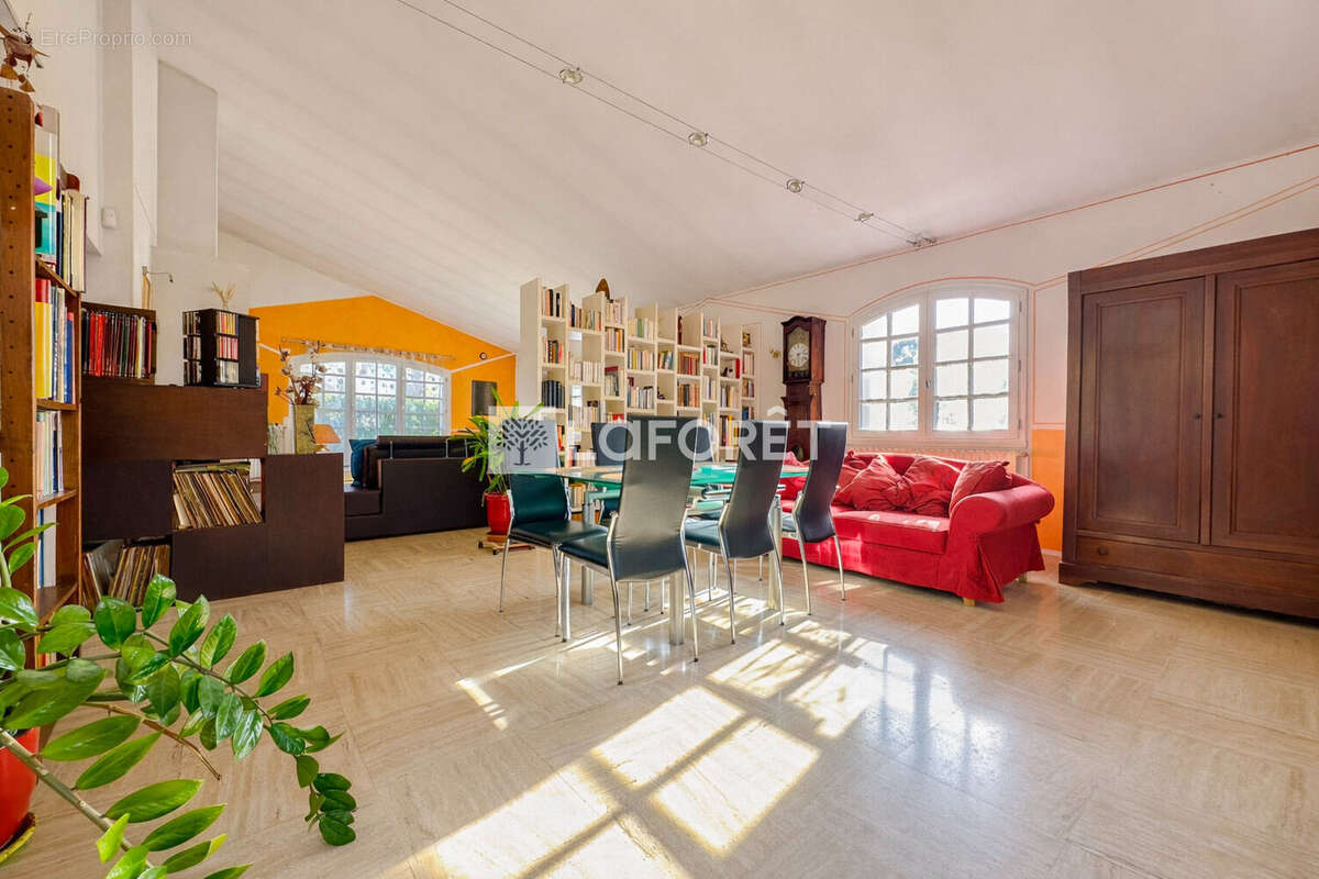 MAISON - 7 PIECES - 190 m2 - Hôpitaux-Facultés - photo 5