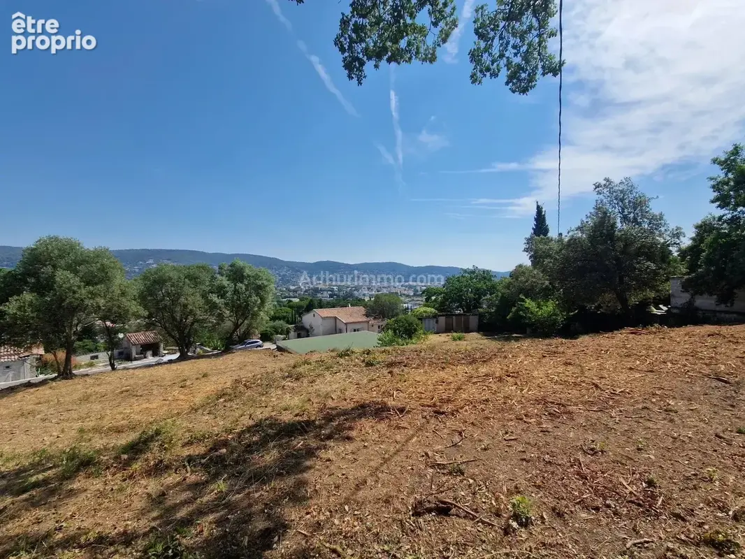 Terrain à DRAGUIGNAN