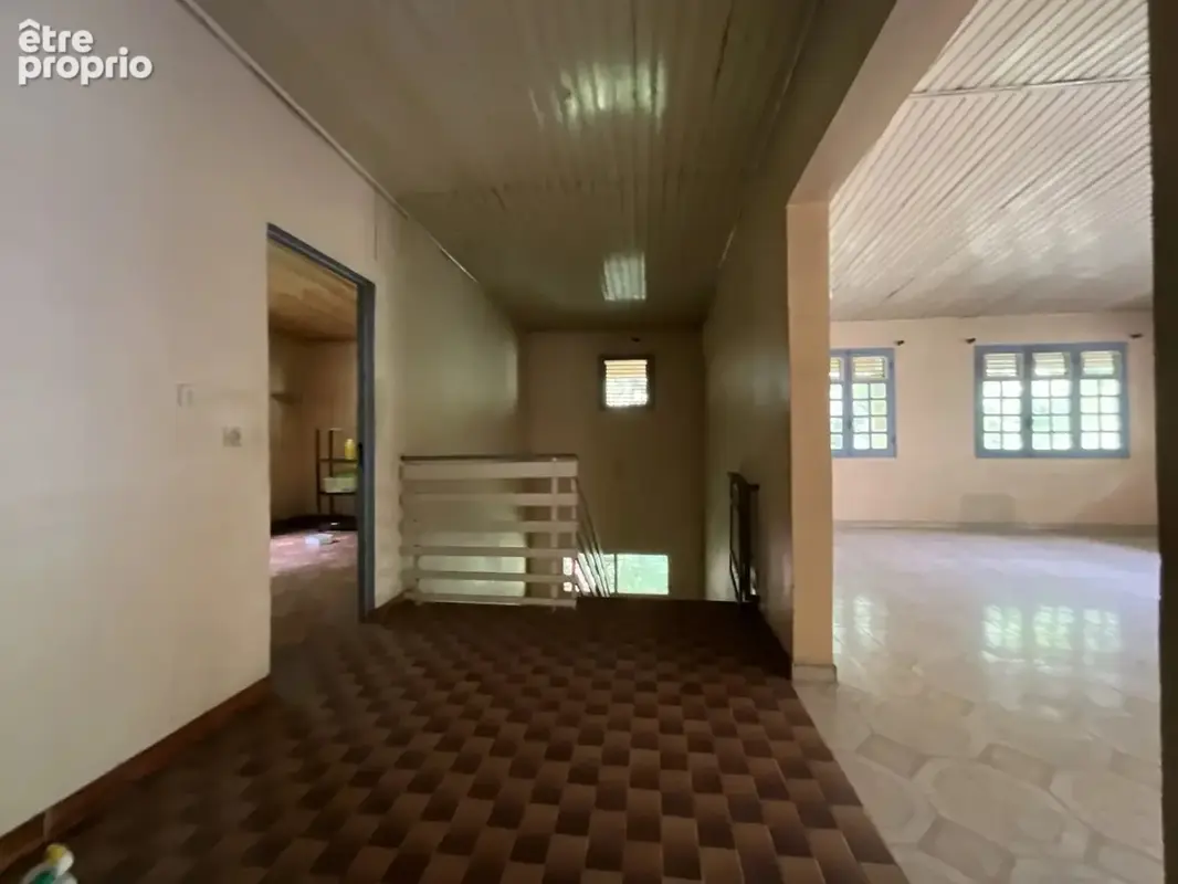 Villa sur deux niveaux de 275 m2 - photo 3