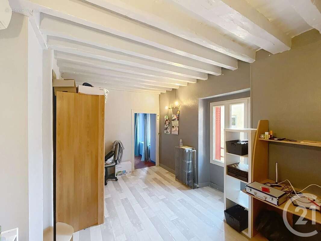 Maison à VILLENEUVE-SUR-YONNE