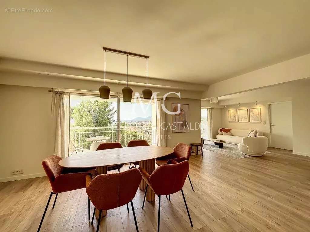 Appartement à LE CANNET