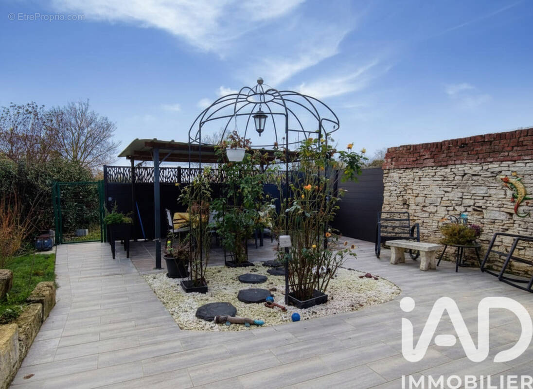 Photo 1 - Maison à CRESSONSACQ