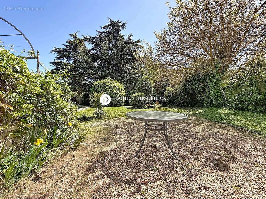 Appartement à SAINT-SATURNIN-LES-AVIGNON