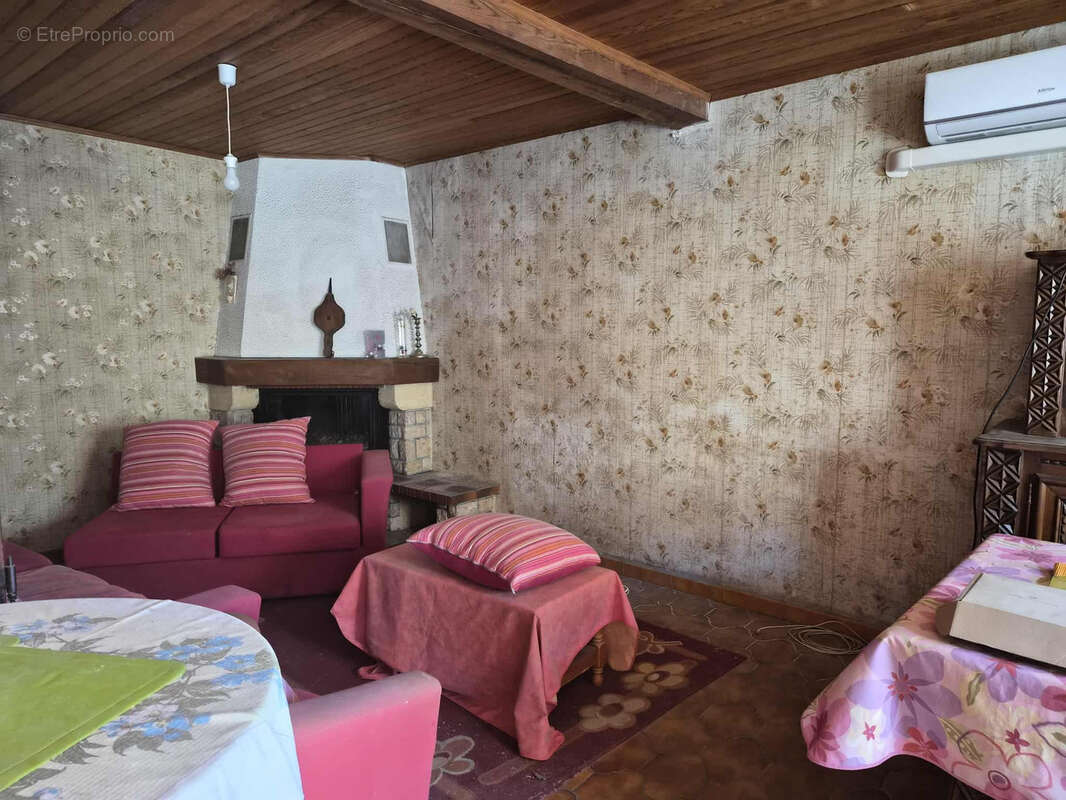 Maison à COURSAN