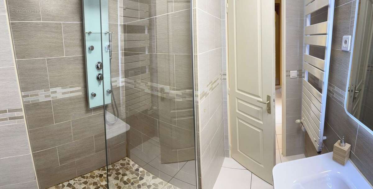 Maison à VIGNEUX-SUR-SEINE