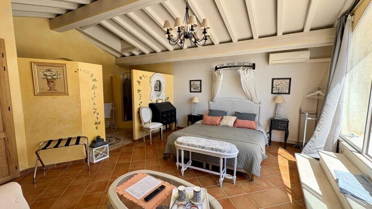 Maison à COURTHEZON