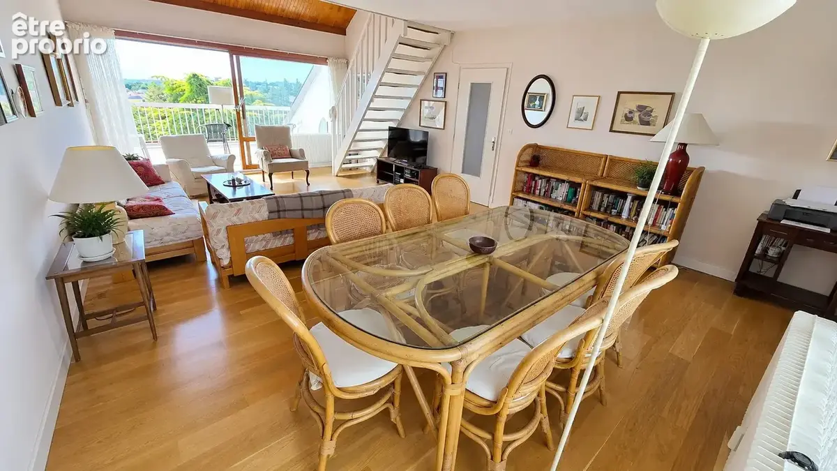 Appartement 3 pièces 86 m² à vendre à Divonne-Les-Bains (01220) - photo 2