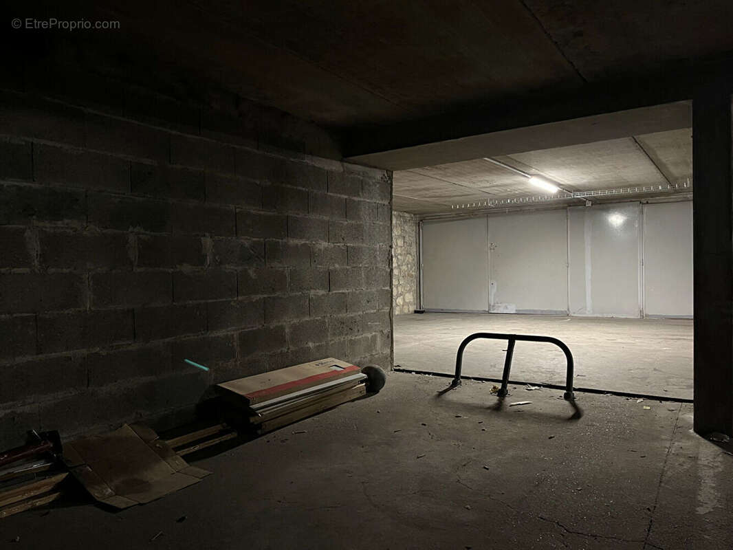 Parking à PARIS-19E