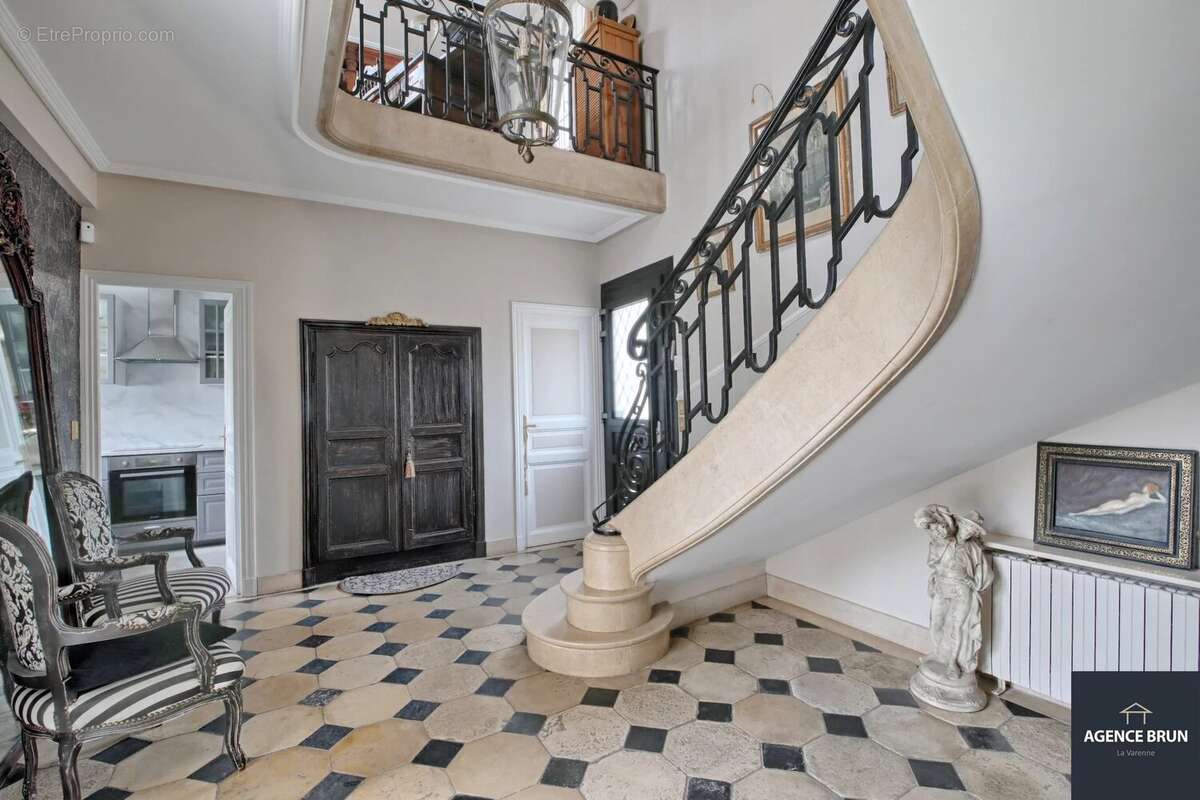 Maison à SAINT-MAUR-DES-FOSSES