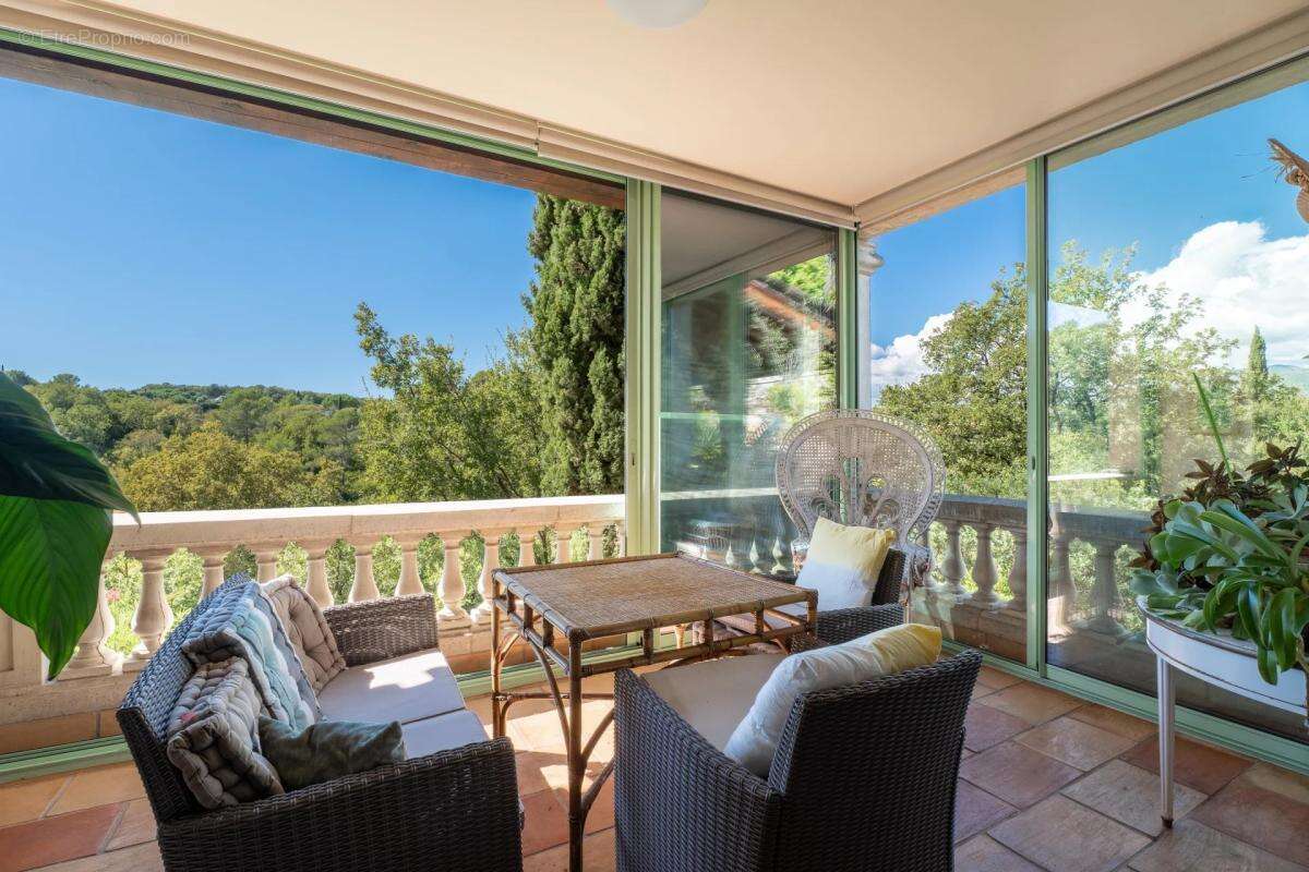 Maison à VALBONNE