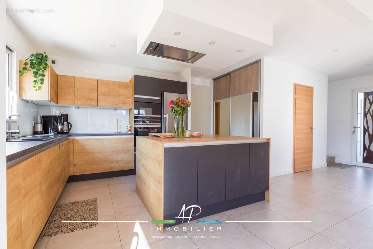 Maison à SAINT-JULIEN