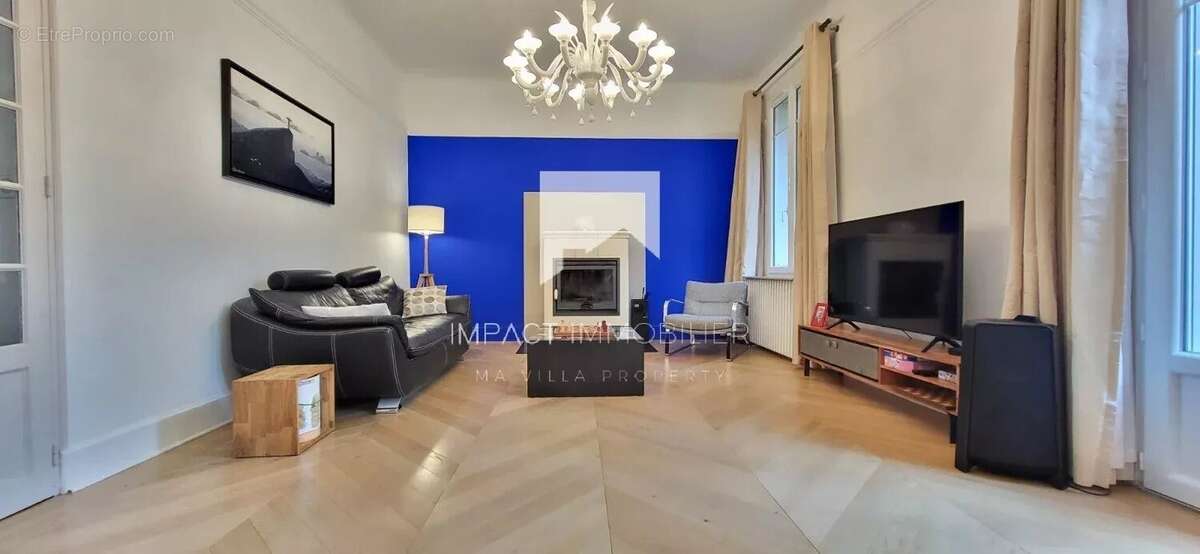 Maison à HYERES