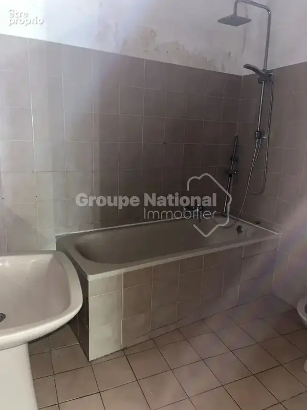 Maison/ Immeuble de rapport composé de 2 logements T2 avec entrées séparées + jardin de 213m² et remise traversante de 90m² en r - photo 12